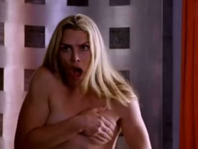 eroticheskaya-scena-bruk-shilds-dvoreckij-bob-2 Брук Шилдс топлес в фильме Дворецкий Боб