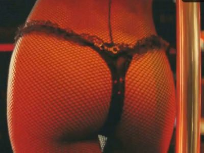 eroticheskij-tanec-salmy-hajek-amerikanec-2 Задница Сальмы Хайек в фильме Американец