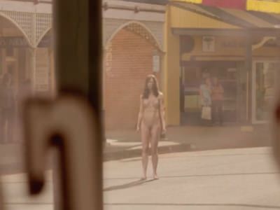 Голая Николь Кидман в фильме Чужая страна