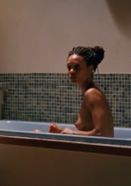 golaya-tendi-nyuton-1 Голая грудь Тэнди Ньютон