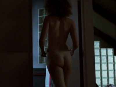 Голая жопа молодой Николь Кидман