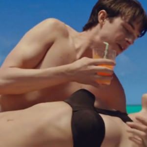 kara-delevin-v-kupalnike-5 Кара Делевинь в купальнике в Валериане и город тысячи планет