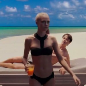 kara-delevin-v-kupalnike-6 Кара Делевинь в купальнике в Валериане и город тысячи планет