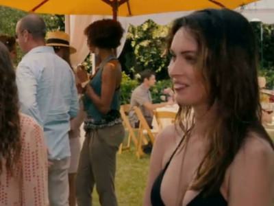 megan-foks-v-kupalnike-eto-sorok-7 Меган Фокс в купальнике в фильме Это сорок