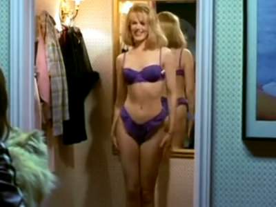 Николь Кидман в купальнике в фильме Умереть во имя