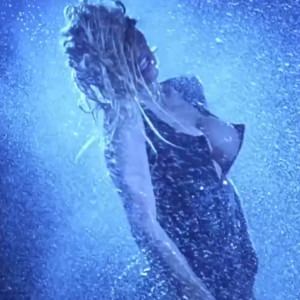 pamela-anderson-ne-nazyvaj-menya-malyshkoj-5 Памела Андерсон танцует с голыми сиськами