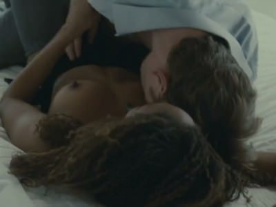 Белый парень трахнул красивую негритянку Николь Бехари