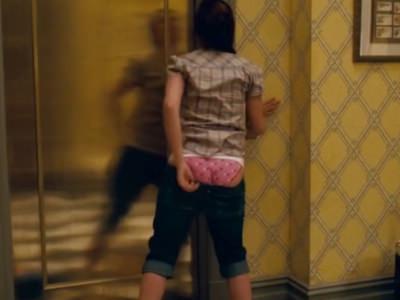 popa-skarlett-johansson-1 Попа Скарлетт Йоханссон в фильме Дневники няни