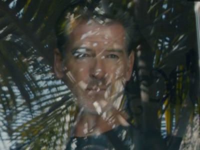 salma-hajek-v-nizhnem-bele-1 Парень смотрит на Сальму Хайек