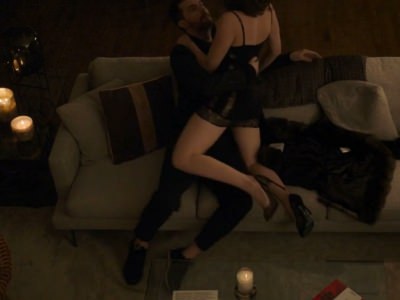 Эротическая сцена Энн Хэтэуэй в Восемь подруг Оушена