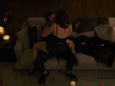 Эротическая сцена Энн Хэтэуэй в Восемь подруг Оушена