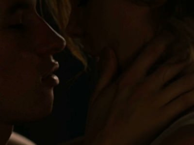 Эротическая сцена Кейт Бекинсейл в Одинокий в Нью-Йорке