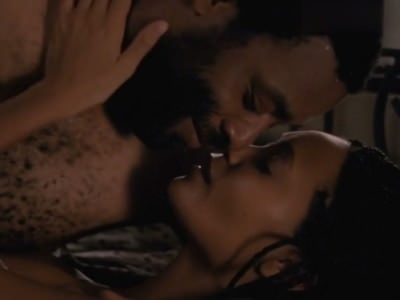 Секс сцена Тэнди Ньютон в фильме Половина жёлтого солнца