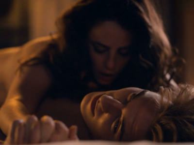 Секс Каи Скоделарио в сериале Цепляясь за лёд