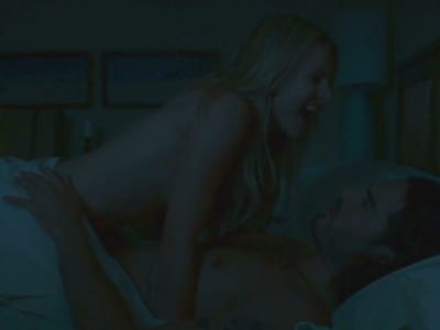 seks-mily-kunis-v-filme-v-prolyote-4 Секс Кристен Белл в фильме В пролёте