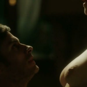 Секс Моники Беллуччи из сериала Моцарт в джунглях