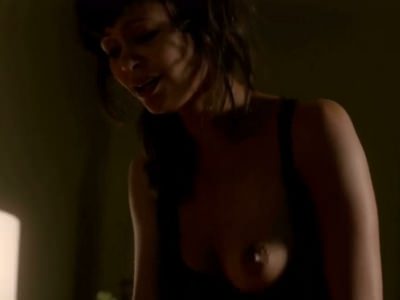 Секс Тэнди Ньютон в сериале Бестия