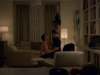 eroticheskaya-scena-ebbi-kornish-dzhek-rajan-2 Эротическая сцена Эбби Корниш в сериале Джек Райан