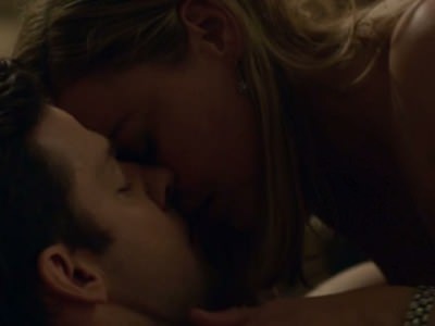 eroticheskaya-scena-ebbi-kornish-dzhek-rajan-4 Эротическая сцена Эбби Корниш в сериале Джек Райан