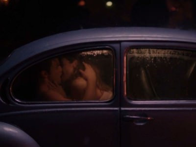 Эротическая сцена Лили Рейнхарт в фильме Ривердэйл