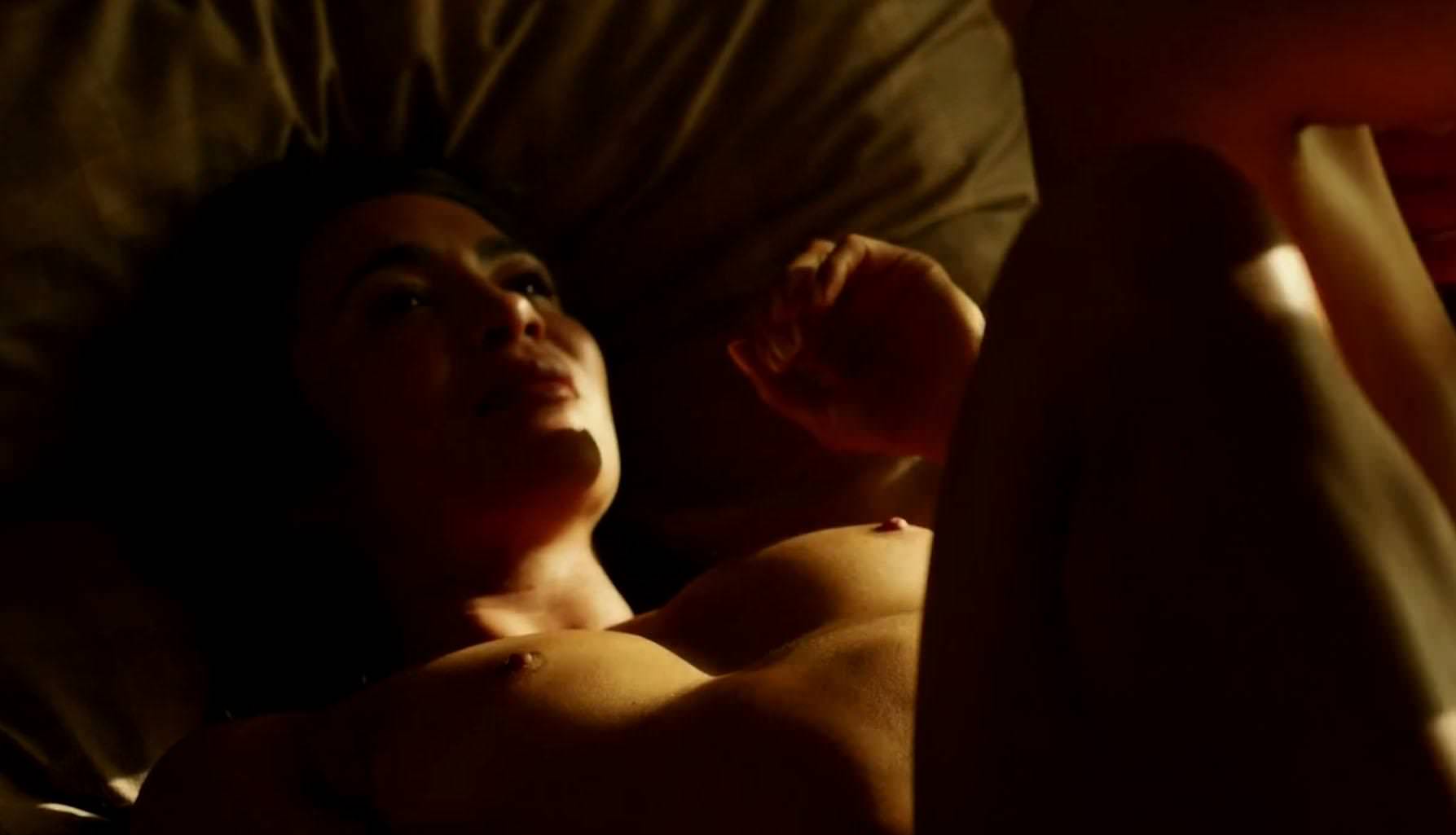 Голая Мишель Лукес занимается сексом в сериале Ответный удар.