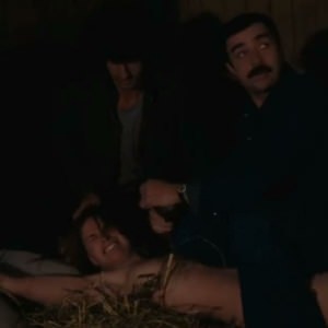 Парни насилуют девушку в фильме Поруганная любовь