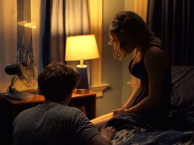 seks-lili-rejnhart-himicheskie-serdca-1 Лили Рейнхарт в фильме Химические сердца