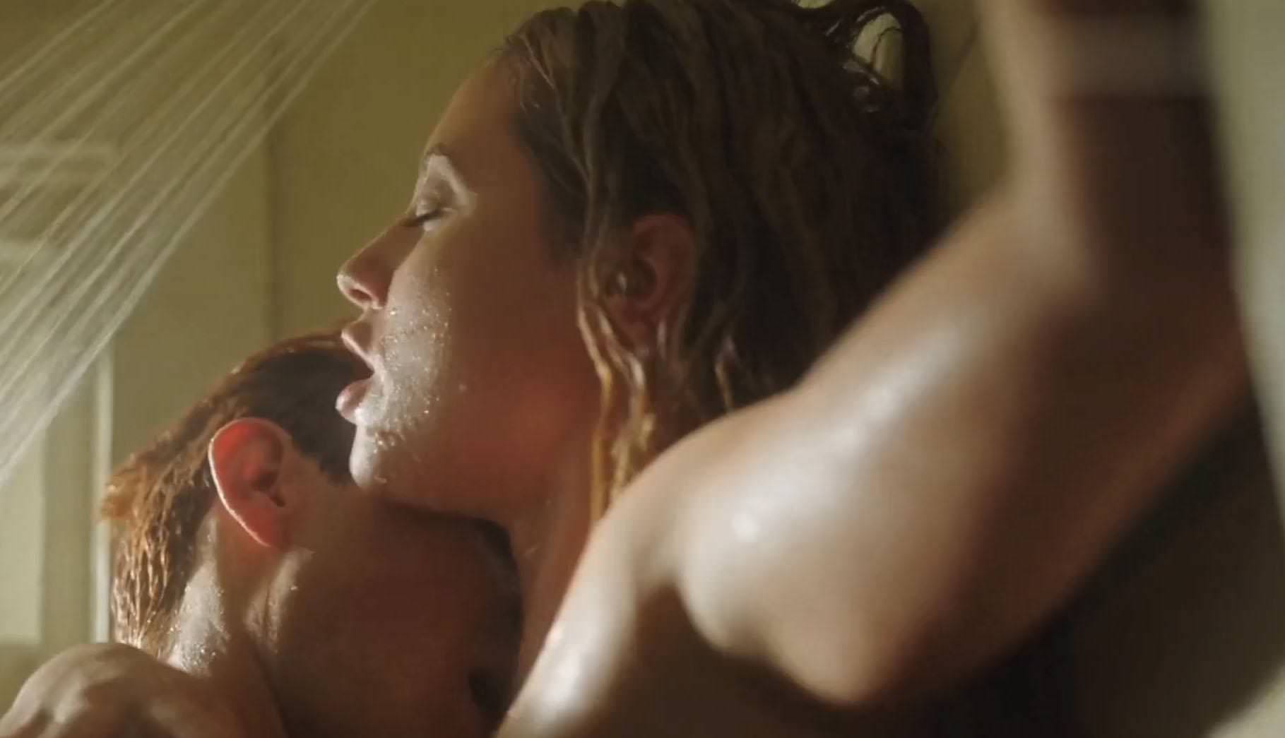 Lili reinhart sex scene