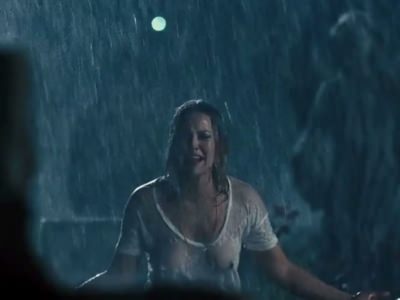 Сиськи Эбби Корниш в фильме Семь психопатов