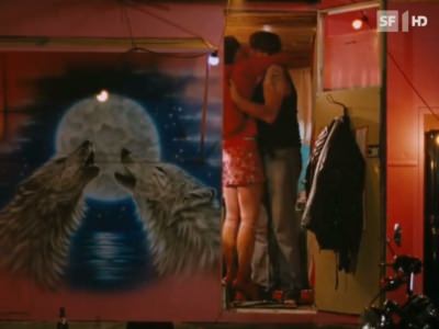 zrelyj-muzhik-trahaet-moloduyu-sabinu-timoteo-1 Зрелый мужик целует молодую Сабину Тимотео