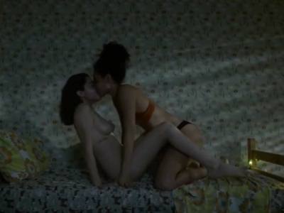 brazilskaya-devushka-trahaetsya-s-parnyami-i-devushkami-3 Бразильская девушка трахается с девушкой