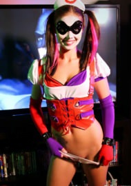 Голая Харли Квинн