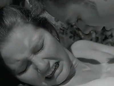 parni-napoili-i-iznasilovali-slaboumnuyu-devushku-2 Парни напоили и изнасиловали слабоумную девушку