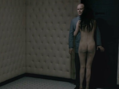 golaya-popa-evy-grin-strashnye-skazki-1 Голая попа Евы Грин в сериале Страшные сказки