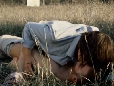 seks-v-pole-s-krasivoj-devushkoj-tempo-girl-3 Секс в поле с красивой девушкой в фильме Tempo Girl