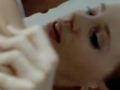 temnokozhij-paren-trahnul-moloduyu-sofiyu-helin-3 Темнокожий парень трахнул молодую Софию Хелин