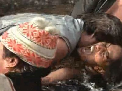 Бандиты поймали беглых девушек и изнасиловали