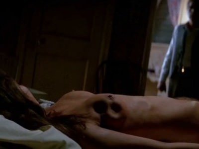 devushku-nasiluet-nevidimoe-sushchestvo-3 Девушку насилует невидимое существо