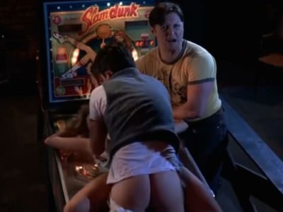 Изнасилование молодой Джоди Фостер в фильме Обвиняемые