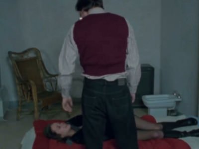 Парень изнасиловал молодую Марион Котийяр в фильме Хлоя