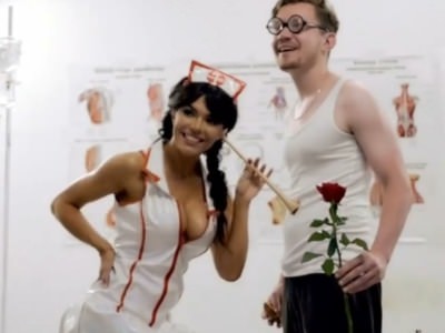 Сексуальная медсестра Карина Зверева в Maxim