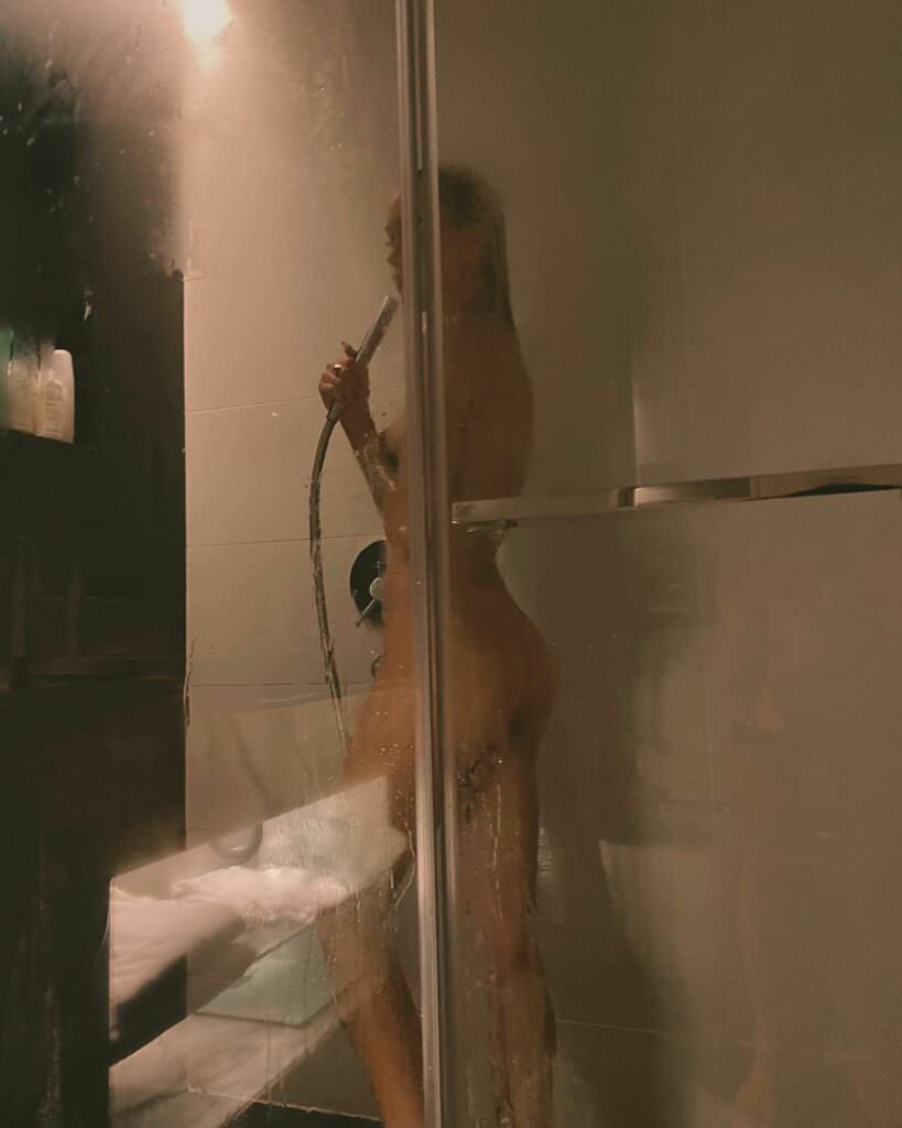 Слитые фото голой Дианы Шурыгиной в душе