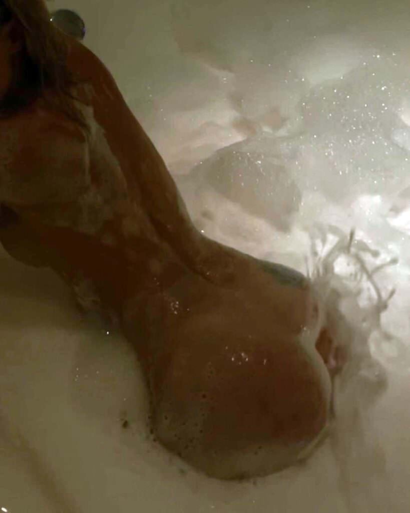 Слитые фото голой Дианы Шурыгиной в ванной