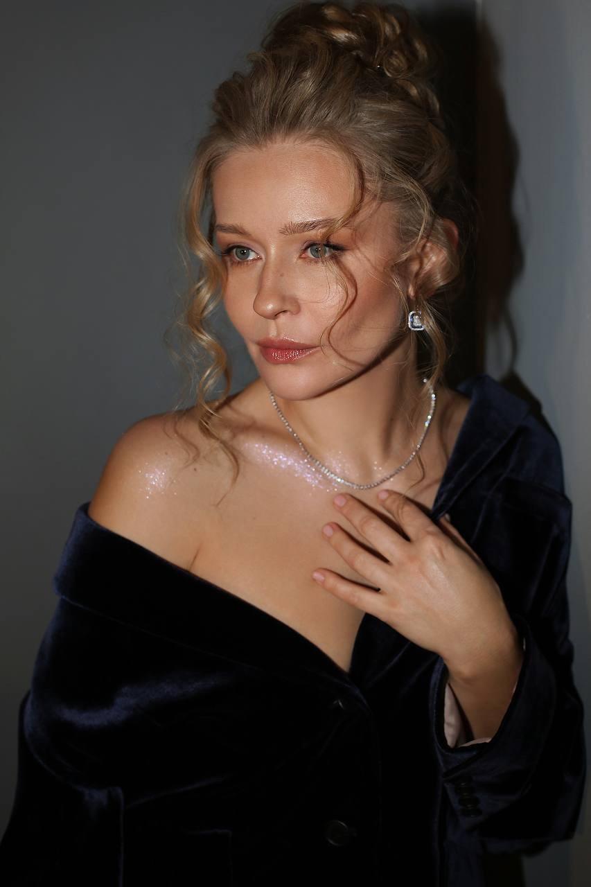 Слив горячих фото Юлия Пересильд без цензуры