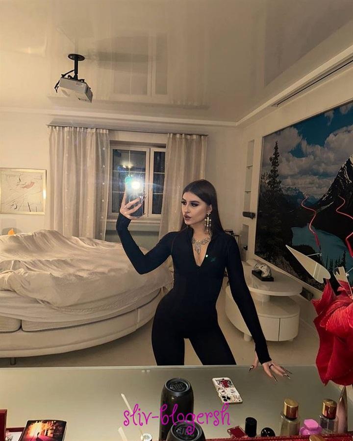 Слив горячих фото Госпожи Эвелин без цензуры