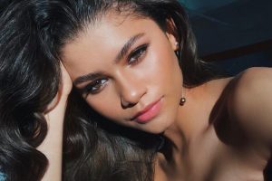 Слив горячих фото Зендея Коулман без цензуры