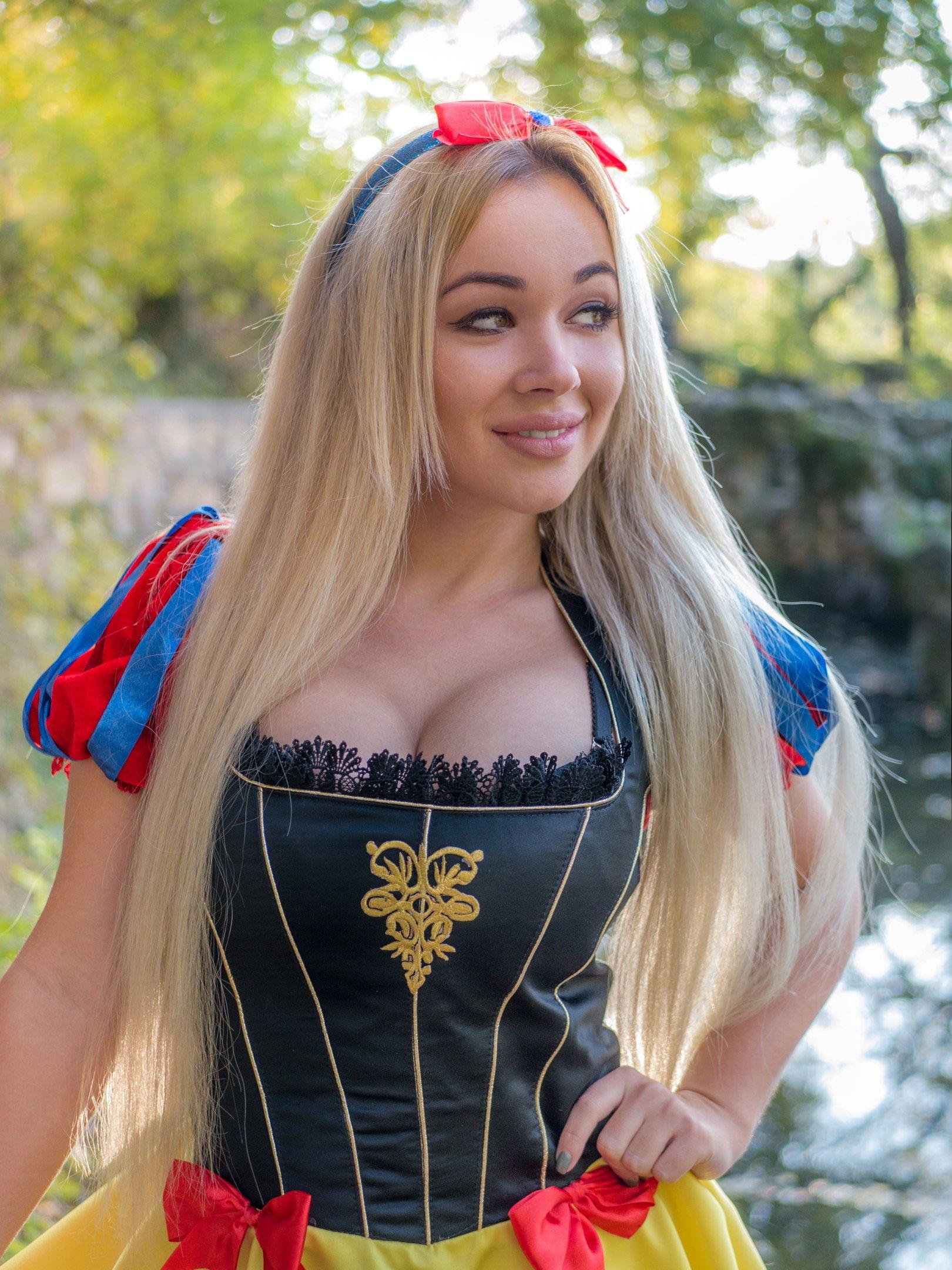 Анна Костенко слив горячих фото