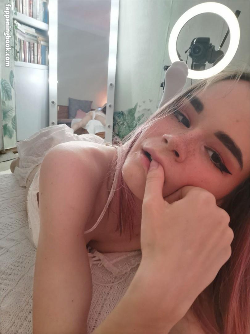 Iriesska слив Онлифанс пак горячих фото в нижнем белье