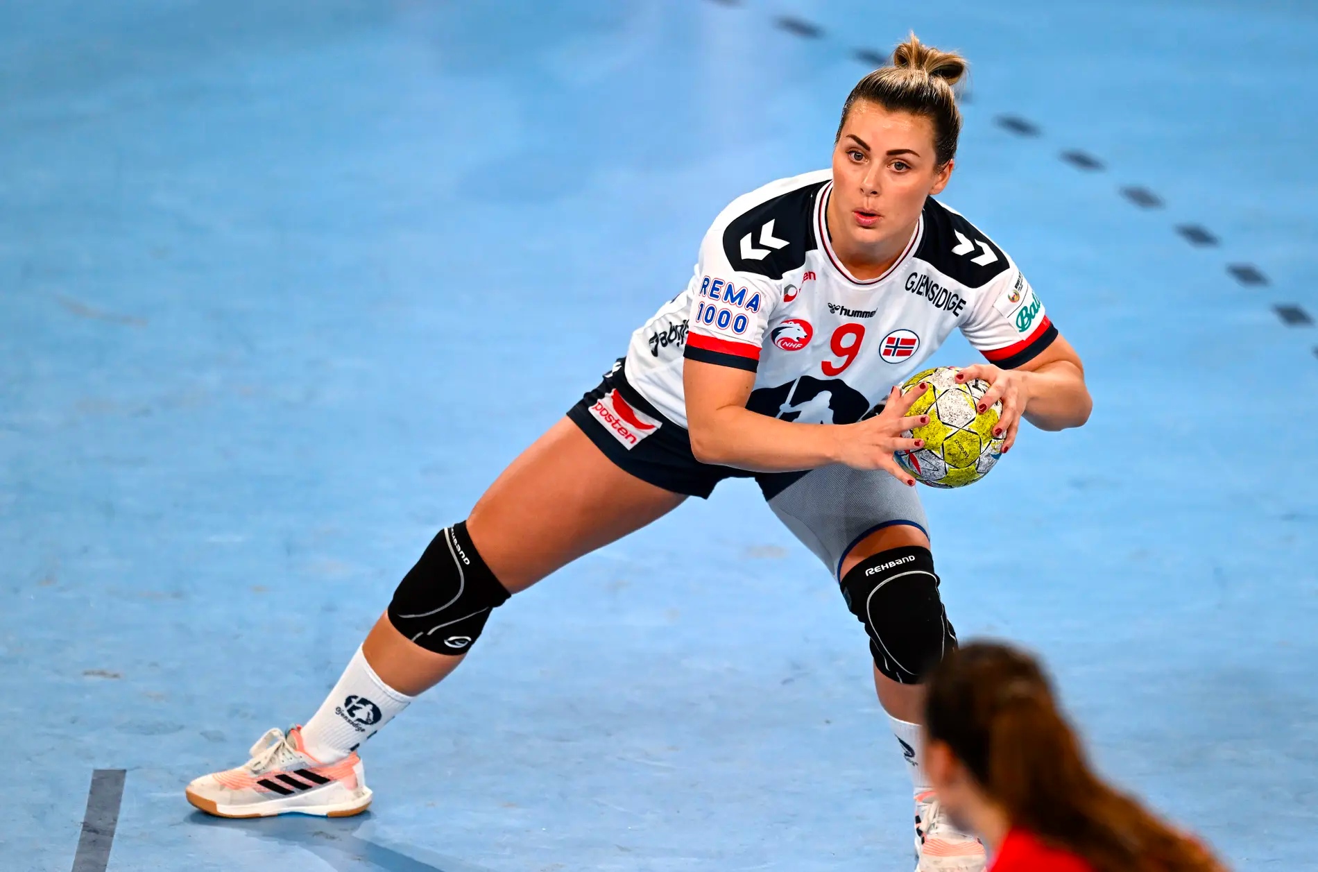 Мерк Нора пикантные фото | Что скрывает?