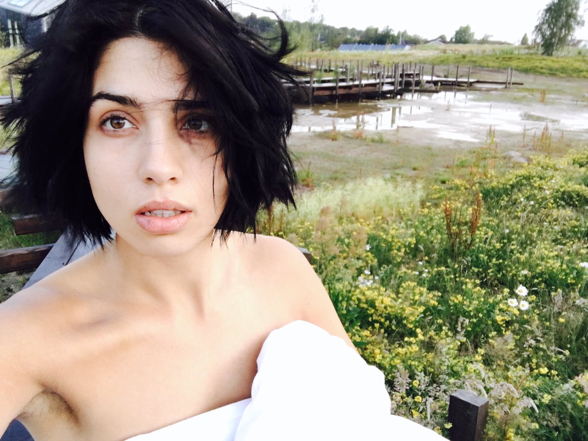 Толоконникова Надя интимные фото | Кто она такая?